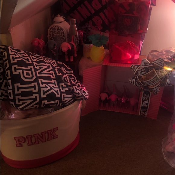 Victoria Secret Display - Picture 7 of 7